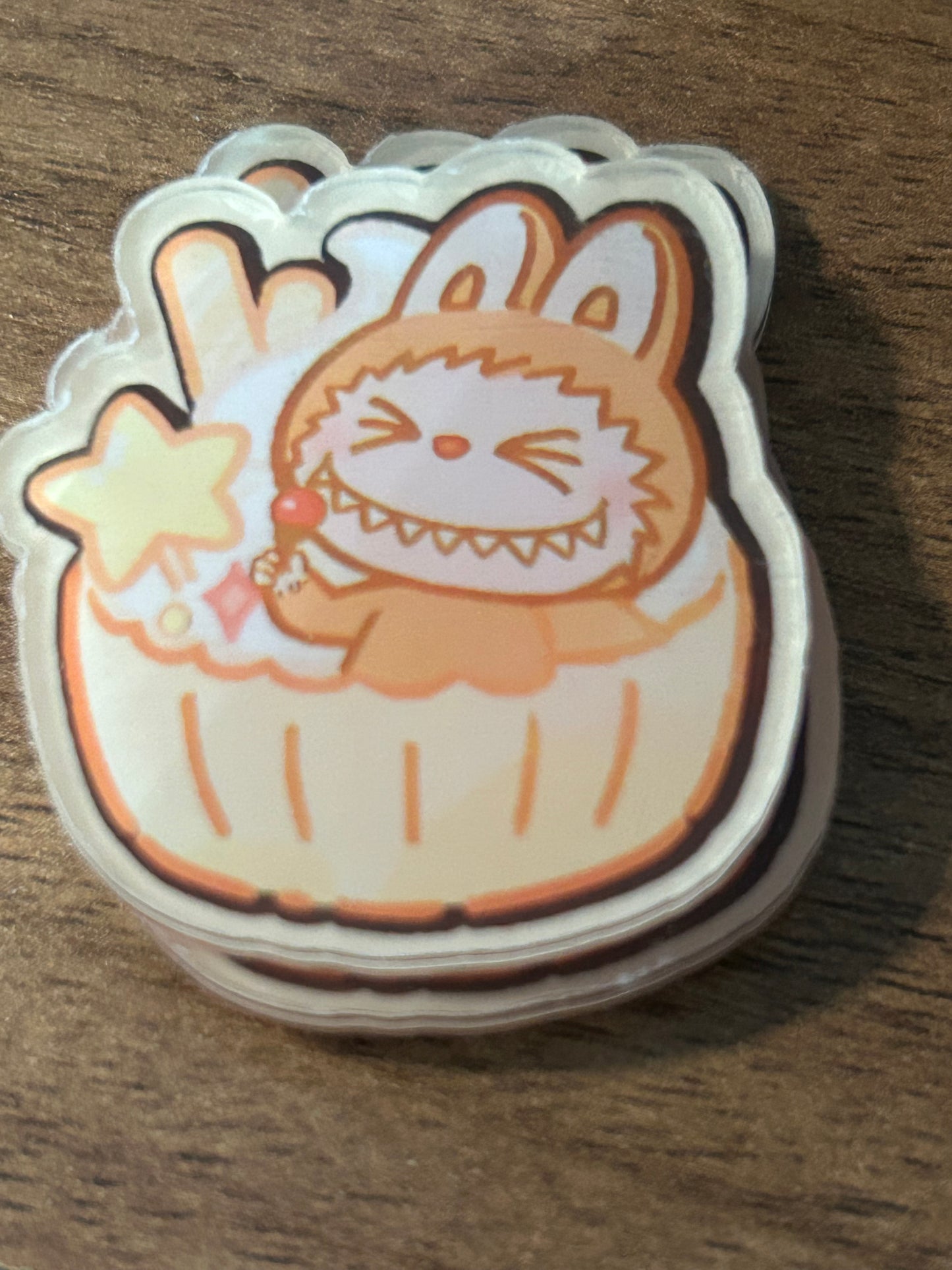 Labubu 4cm acrylic cupcakes