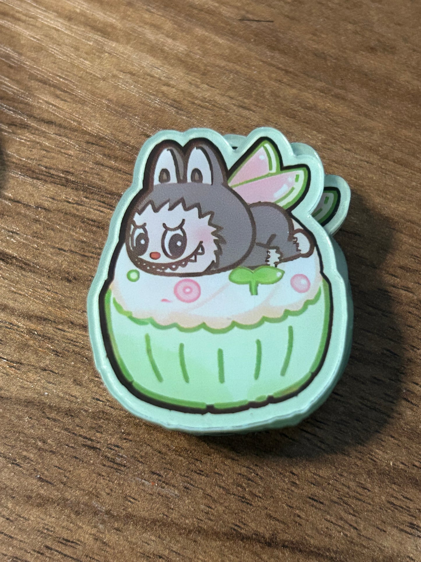 Labubu 4cm acrylic cupcakes