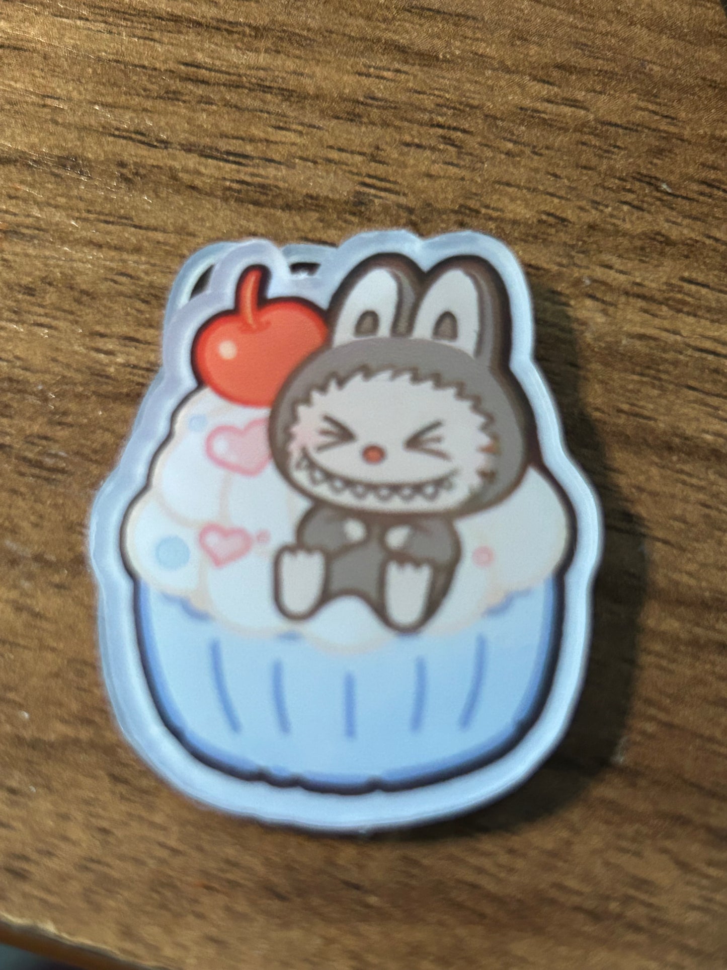 Labubu 4cm acrylic cupcakes