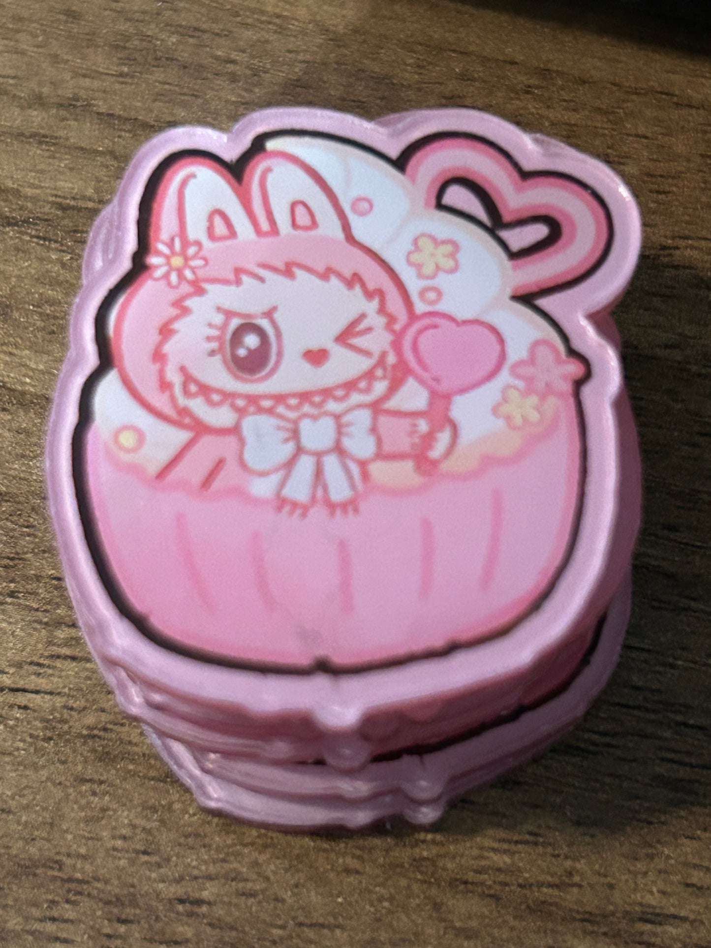 Labubu 4cm acrylic cupcakes