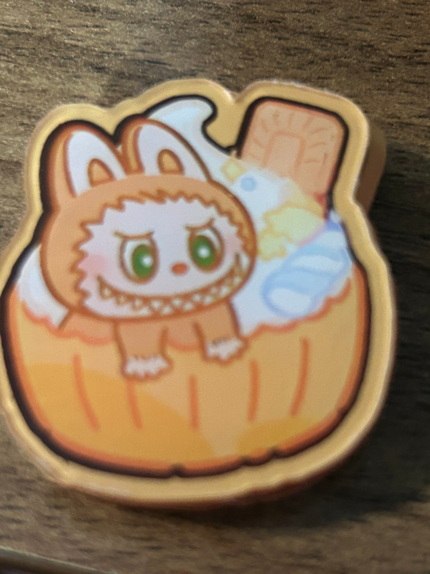 Labubu 4cm acrylic cupcakes