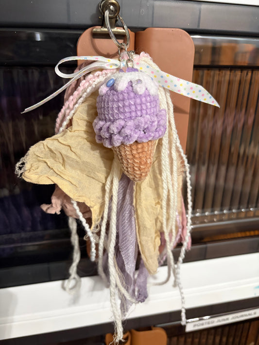 Ice cream spine dangle