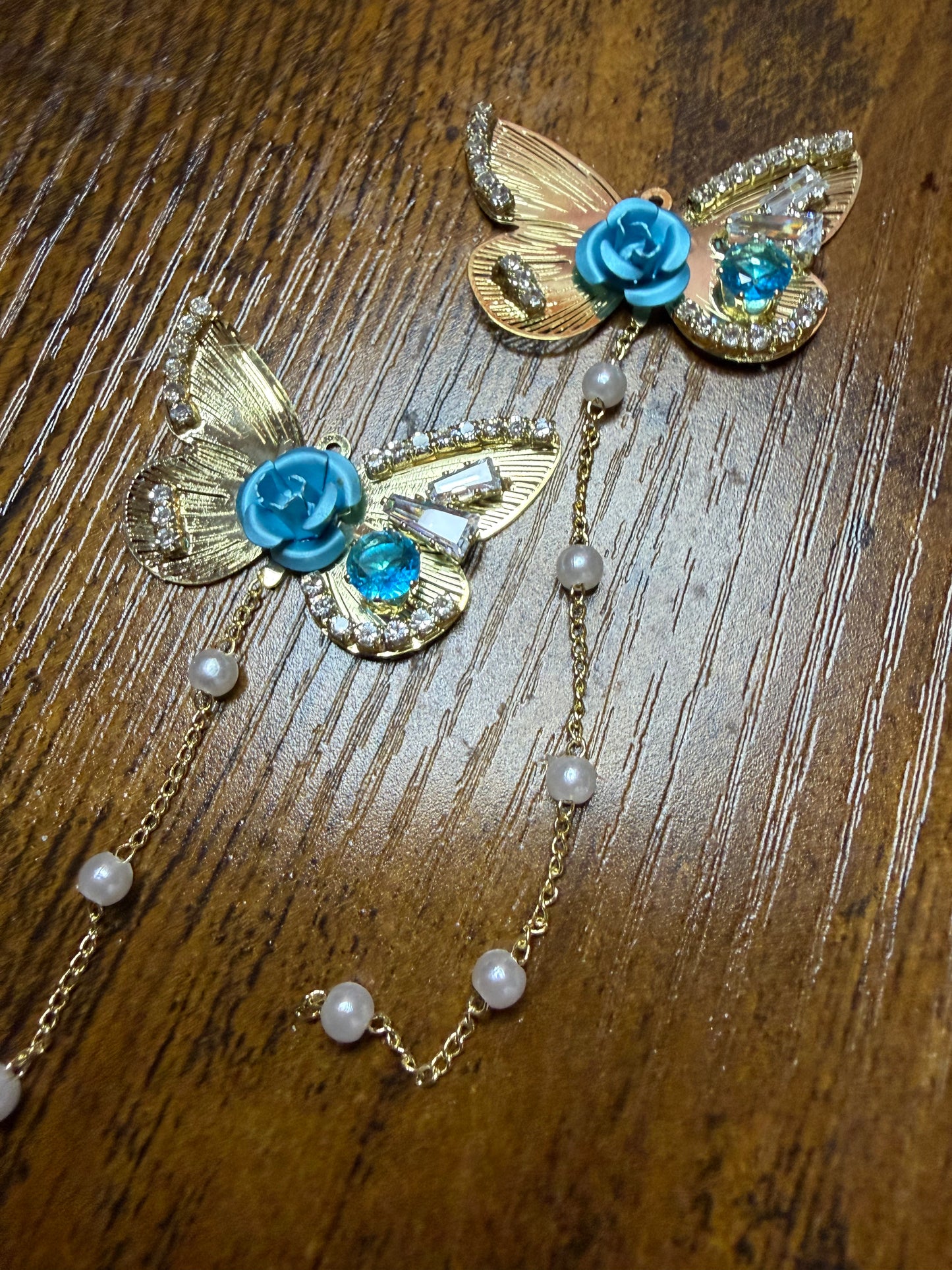 Metal butterfly flat back charm