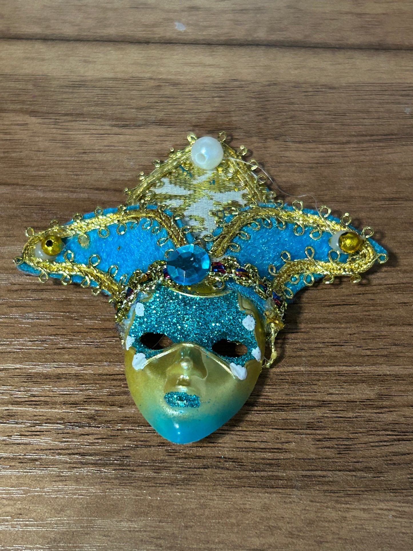 Italian mask magnet