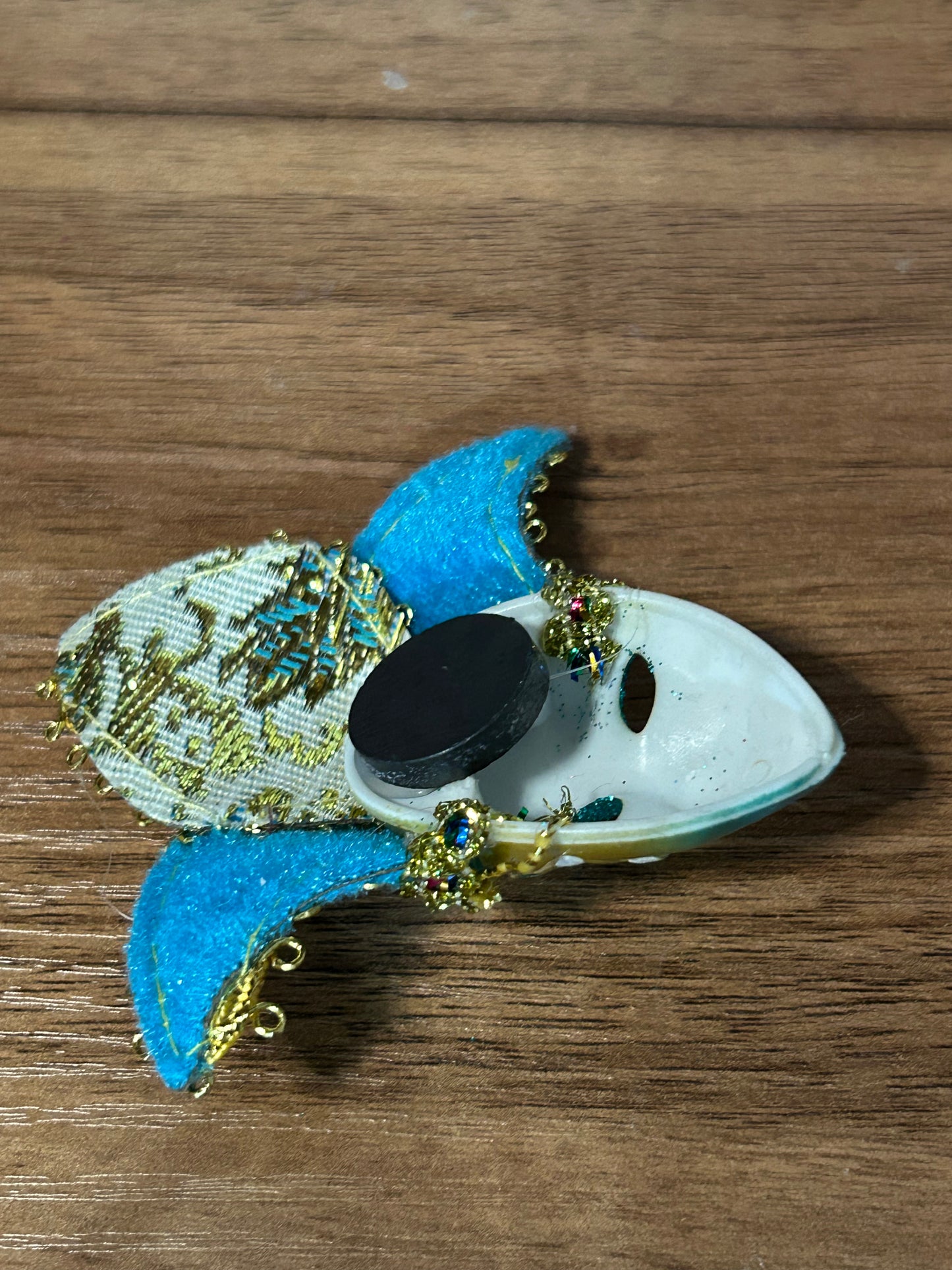 Italian mask magnet
