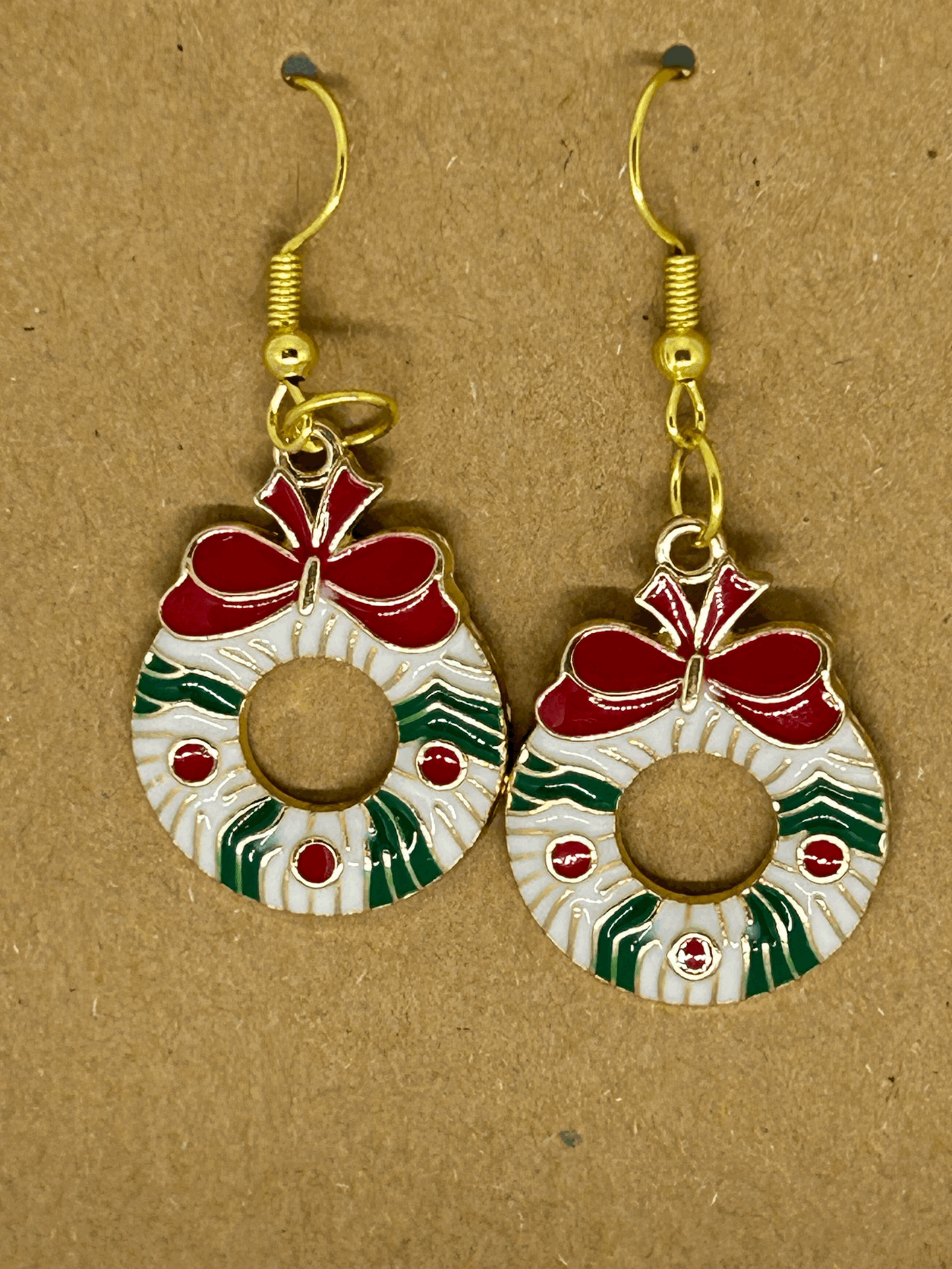 White and Green Wreath earrings