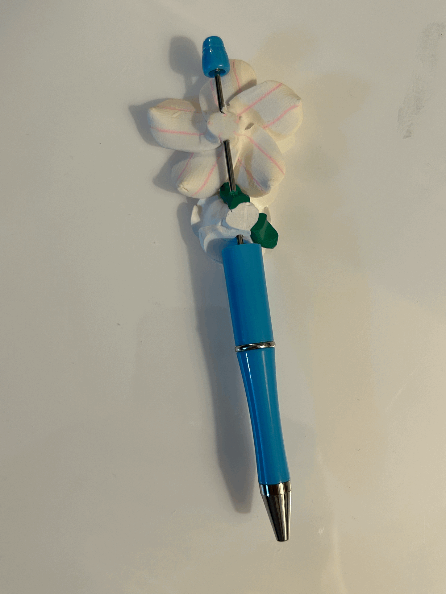 White flower ball point pen